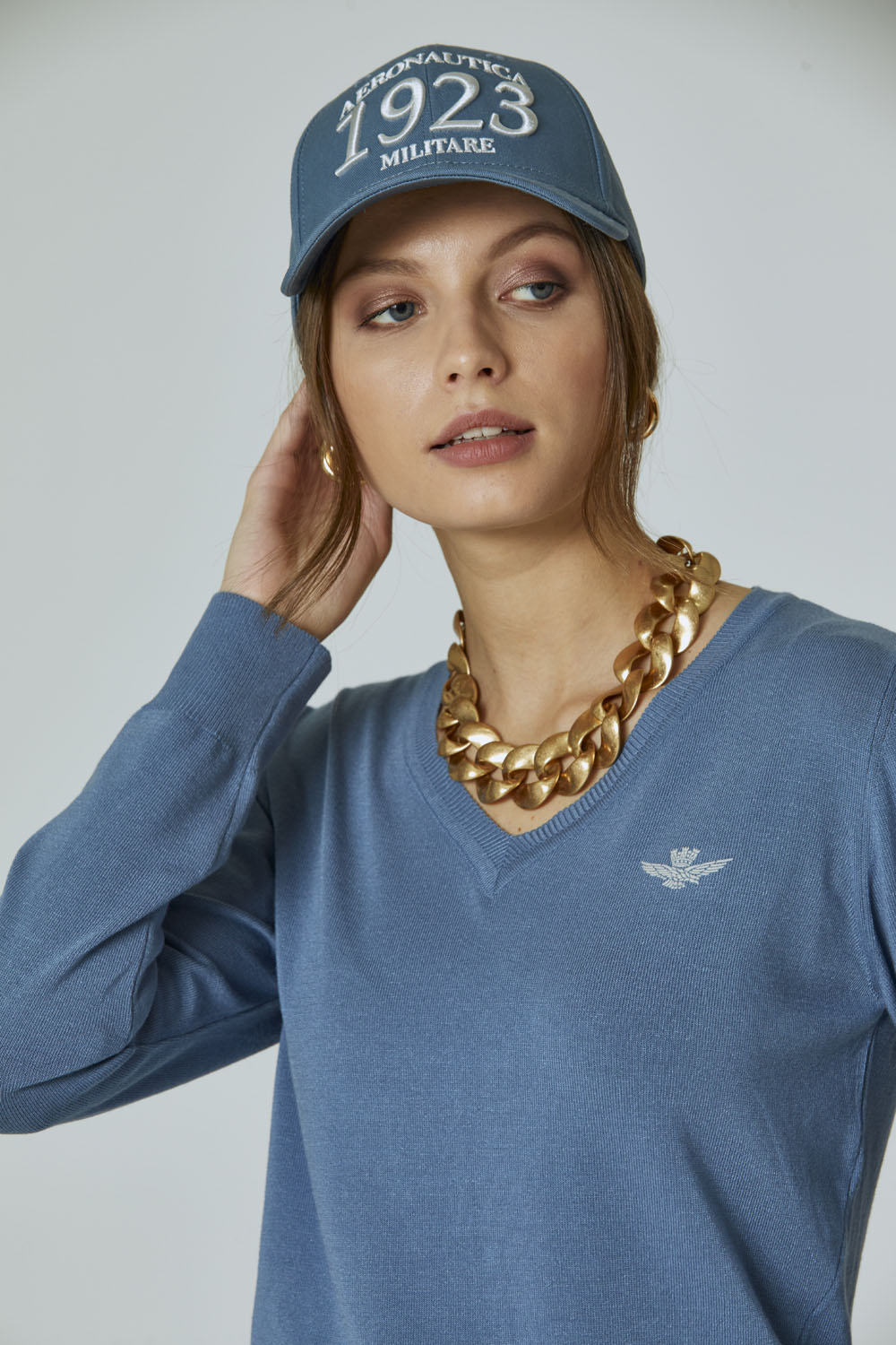 detail Svetr maglione scollo v 222MA1414DL477