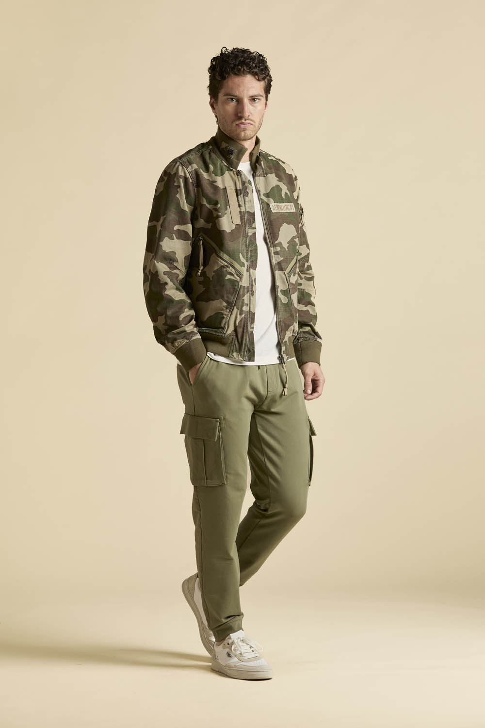 detail Kalhoty pantaloni 261PF1020UF00674