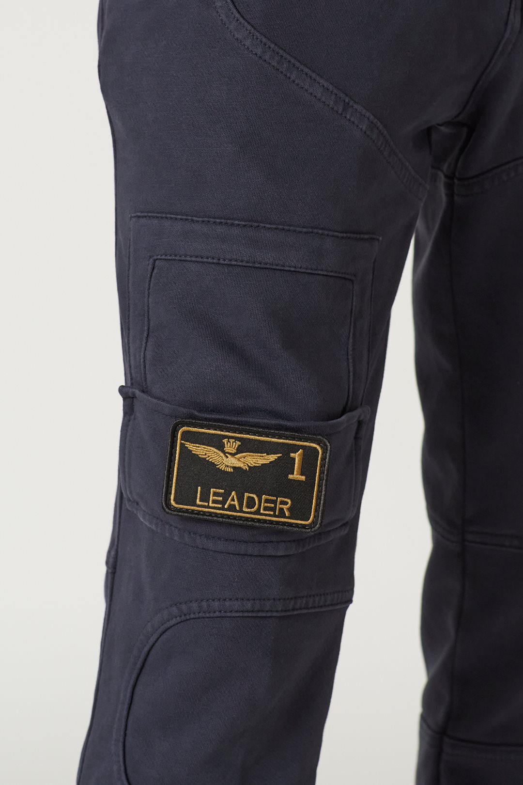 detail Kalhoty pantalone 222PF743J505