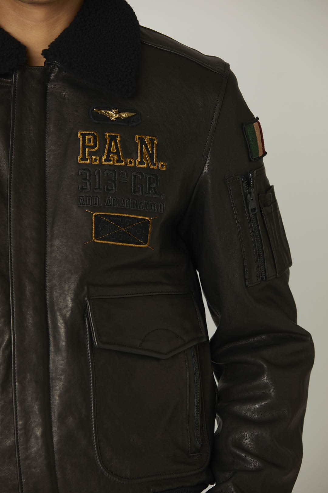 detail Bunda giubbotto 232PN935PL147