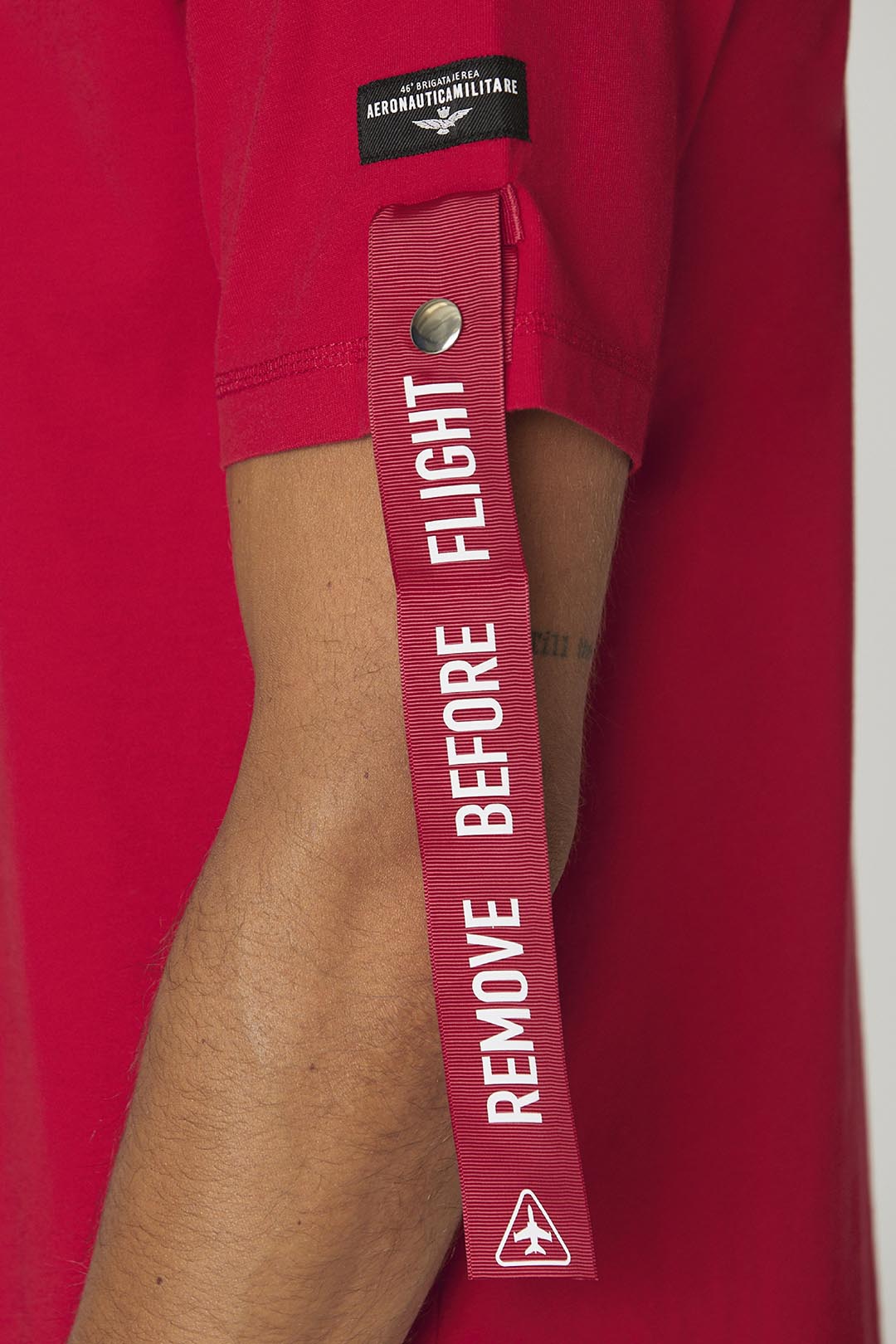 detail Tričko t-shirt m.c. 232TS2143J611