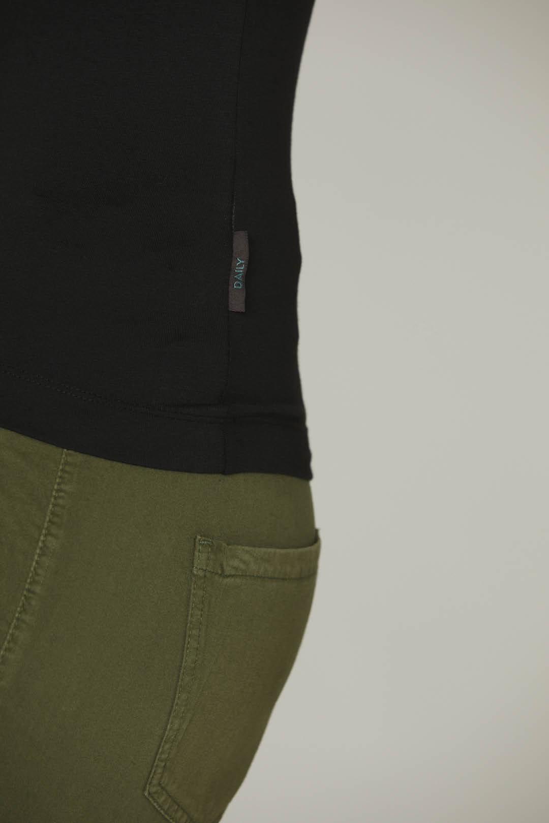 detail Tričko t-shirt m.l. 232TS2176DJ570