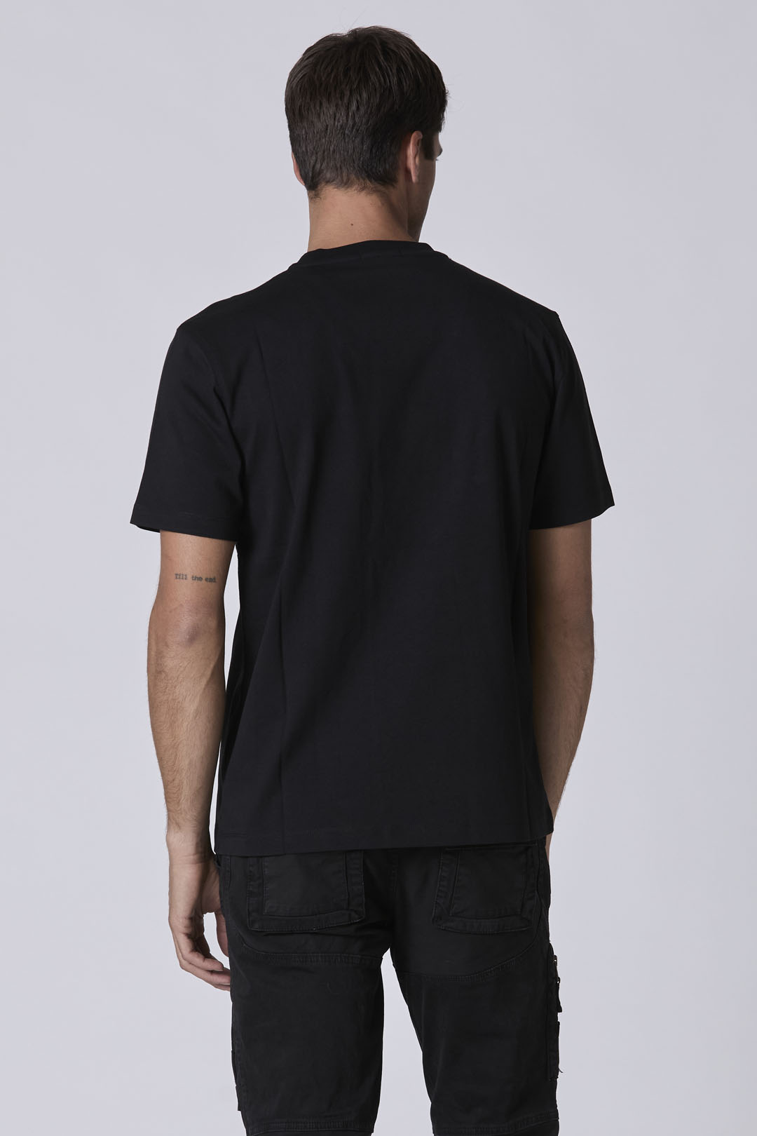 detail Tričko t-shirt m.c. 242TS2065J592