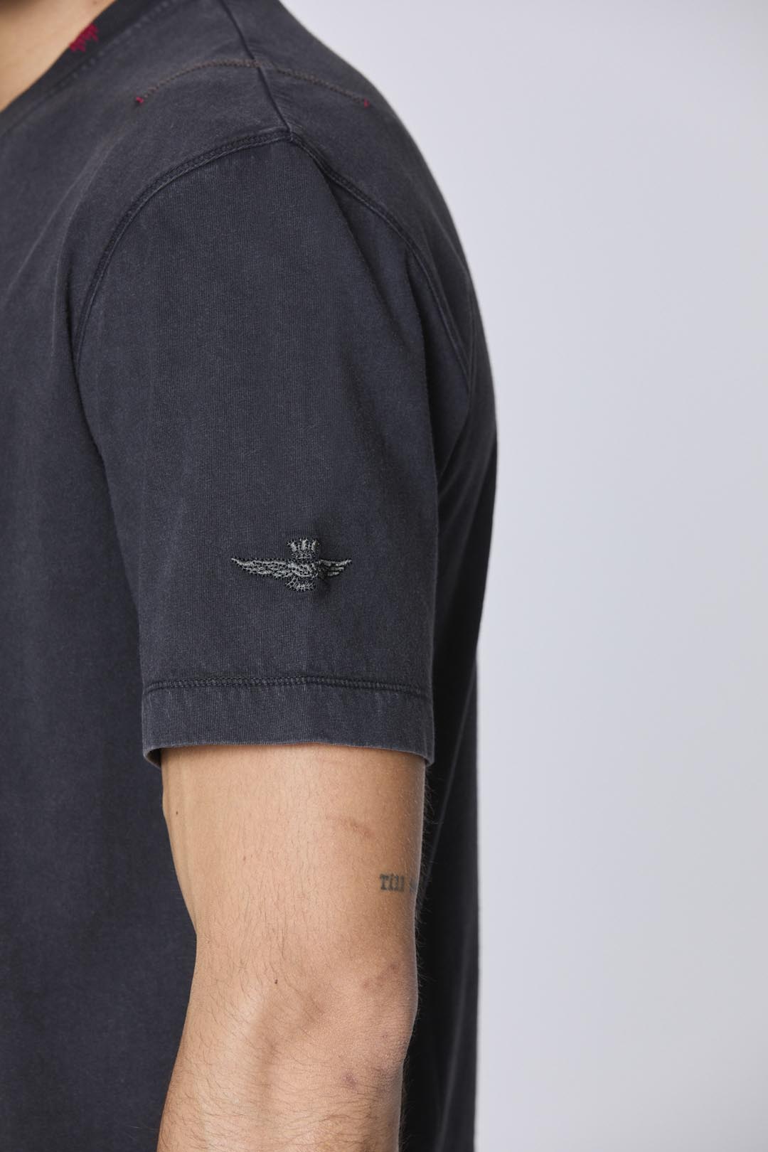 detail Tričko t-shirt m.c. 242TS2210J615